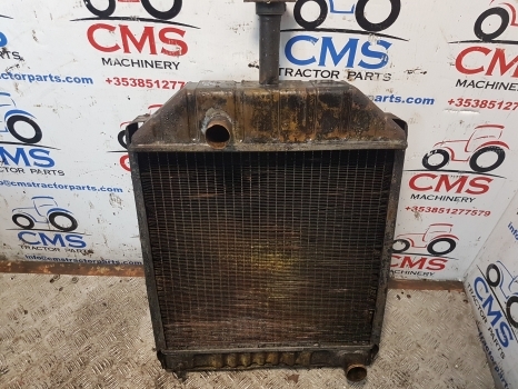 Ford 550, 655, 655a, 555a Radiator E0nn8005ea15l, 83925456 - Radiateur pour Tractopelle: photos 2 Ford 550, 655, 655a, 555a Radiator E0nn8005ea15l, 83925456 - Radiateur pour Tractopelle: photos 2