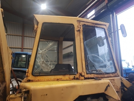 Ford 550 Cab Complete - Cabine pour Tractopelle: photos 1 Ford 550 Cab Complete - Cabine pour Tractopelle: photos 1