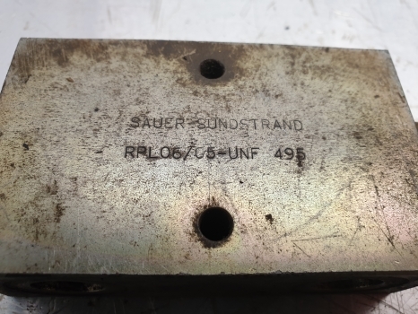 Ford 555 Hydraulic Check Valve 81873170 , Sauer-sundstrand Rpl06/c5-unf 495 - Valve hydraulique pour Tracteur agricole: photos 2 Ford 555 Hydraulic Check Valve 81873170 , Sauer-sundstrand Rpl06/c5-unf 495 - Valve hydraulique pour Tracteur agricole: photos 2
