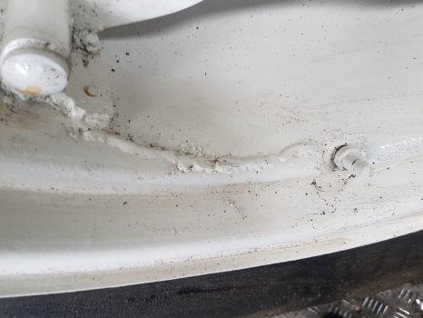 Ford 5640 , 6640 , 7740, 7840 , 8240 , 8340 28 Inch 5 Stud Wheel E5nn1050ka12g - Roue complète pour Tracteur agricole: photos 4 Ford 5640 , 6640 , 7740, 7840 , 8240 , 8340 28 Inch 5 Stud Wheel E5nn1050ka12g - Roue complète pour Tracteur agricole: photos 4