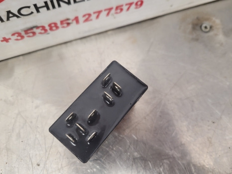 Ford 5640, 6640, 7740, 7840, 8240, 8340 Pto Control Module, Relay 81869818 - Relais: photos 3 Ford 5640, 6640, 7740, 7840, 8240, 8340 Pto Control Module, Relay 81869818 - Relais: photos 3