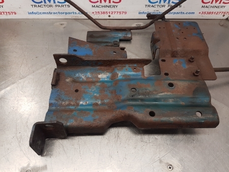 Ford 6610, 7710, Battery Support And Pannel Support E4nn16b814cb, E5nn10769aa - Accumulateur pour Tracteur agricole: photos 2 Ford 6610, 7710, Battery Support And Pannel Support E4nn16b814cb, E5nn10769aa - Accumulateur pour Tracteur agricole: photos 2