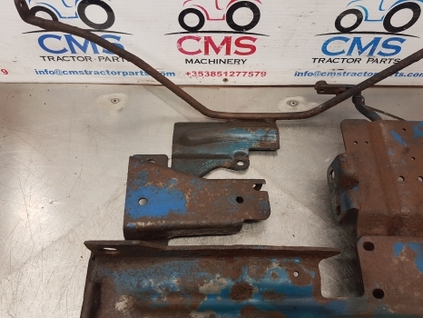 Ford 6610, 7710, Battery Support And Pannel Support E4nn16b814cb, E5nn10769aa - Accumulateur pour Tracteur agricole: photos 4 Ford 6610, 7710, Battery Support And Pannel Support E4nn16b814cb, E5nn10769aa - Accumulateur pour Tracteur agricole: photos 4