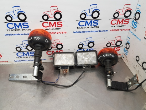 Ford 7610, 10, Tw, 30 Series, Super Q Cab Beacon Lights Kit 2010665 - Lumière/ Éclairage: photos 1 Ford 7610, 10, Tw, 30 Series, Super Q Cab Beacon Lights Kit 2010665 - Lumière/ Éclairage: photos 1