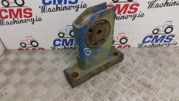 Ford 7840, 8240, 8340 Cab Support Assy Rear Right E9nn94001n44aa11m - Suspension de cabine: photos 2 Ford 7840, 8240, 8340 Cab Support Assy Rear Right E9nn94001n44aa11m - Suspension de cabine: photos 2