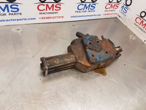 Ford 8700, 9700, Tw Series Tw15. Hydraulic Remote Valve E2nnb950ea - Valve hydraulique pour Tracteur agricole: photos 2 Ford 8700, 9700, Tw Series Tw15. Hydraulic Remote Valve E2nnb950ea - Valve hydraulique pour Tracteur agricole: photos 2