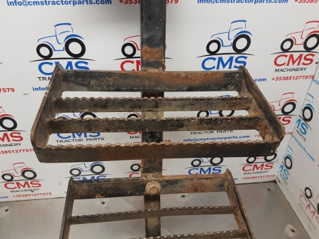 Ford New Holland 40, Ts Series, Ts110, 8340 Foot Step Lhs 82007896, 82007892 - Marchepied pour Machine agricole: photos 4 Ford New Holland 40, Ts Series, Ts110, 8340 Foot Step Lhs 82007896, 82007892 - Marchepied pour Machine agricole: photos 4