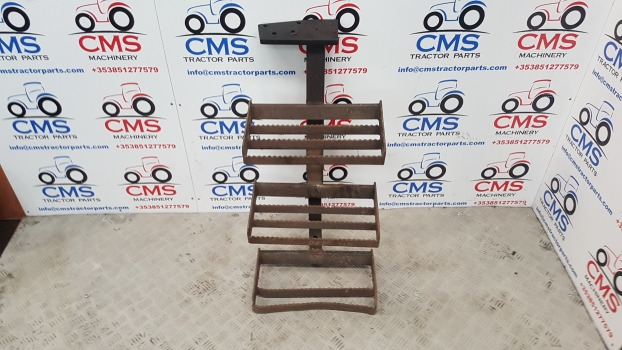 Ford New Holland 40, Ts Series, Ts110, 8340 Foot Step Lhs 82007896, 82007892 - Marchepied: photos 1 Ford New Holland 40, Ts Series, Ts110, 8340 Foot Step Lhs 82007896, 82007892 - Marchepied: photos 1