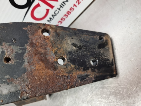 Ford New Holland 40, Ts Series Ts110, 8340 Foot Step Rhs Bracket 82007892 - Marchepied: photos 4 Ford New Holland 40, Ts Series Ts110, 8340 Foot Step Rhs Bracket 82007892 - Marchepied: photos 4
