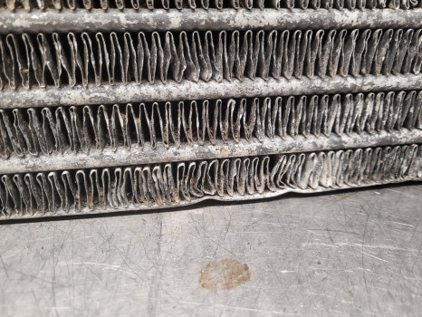 Ford New Holland Fiat 10, 30 Tl, Tla, L 7610 Transmission Oil Cooler 83945933 - Radiateur: photos 4 Ford New Holland Fiat 10, 30 Tl, Tla, L 7610 Transmission Oil Cooler 83945933 - Radiateur: photos 4