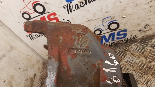 Ford New Holland Fiat 8160 Front Steering Knuckle Spindle Lhs 5171554, 5171533 - Fusée d'essieu pour Tracteur agricole: photos 5 Ford New Holland Fiat 8160 Front Steering Knuckle Spindle Lhs 5171554, 5171533 - Fusée d'essieu pour Tracteur agricole: photos 5