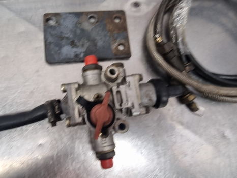 Ford New Holland Reifenfullen Control Valve Assy Reifenfullen - Hydraulique: photos 4 Ford New Holland Reifenfullen Control Valve Assy Reifenfullen - Hydraulique: photos 4