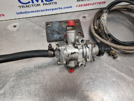 Ford New Holland Reifenfullen Control Valve Assy Reifenfullen - Hydraulique: photos 5 Ford New Holland Reifenfullen Control Valve Assy Reifenfullen - Hydraulique: photos 5