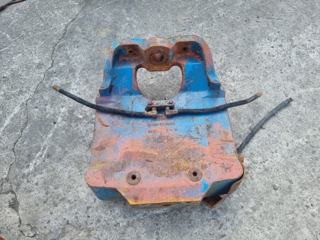 Ford New Holland Tw20, Tw10, Tw30 Front Axle Support D4nn3a042c - Essieu avant: photos 1 Ford New Holland Tw20, Tw10, Tw30 Front Axle Support D4nn3a042c - Essieu avant: photos 1