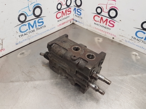 Ford Ts115, 10, Tw Tw15 Hydraulic Spool Valve Body Double E9nnb950bb , 81864873 - Valve hydraulique pour Tracteur agricole: photos 3 Ford Ts115, 10, Tw Tw15 Hydraulic Spool Valve Body Double E9nnb950bb , 81864873 - Valve hydraulique pour Tracteur agricole: photos 3