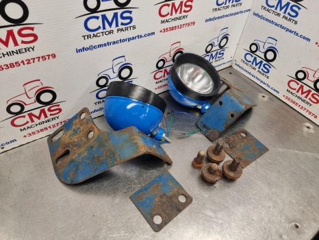 Ford Tw5, Tw15, 7910, 8210 Front Lights Kit Assy 83956218, E1nn13n102aa21b - Lumière/ Éclairage: photos 2 Ford Tw5, Tw15, 7910, 8210 Front Lights Kit Assy 83956218, E1nn13n102aa21b - Lumière/ Éclairage: photos 2