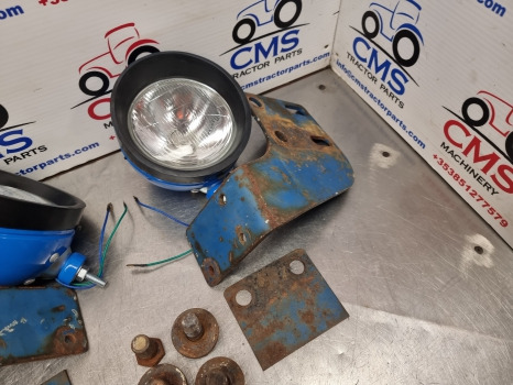 Ford Tw5, Tw15, 7910, 8210 Front Lights Kit Assy 83956218, E1nn13n102aa21b - Lumière/ Éclairage: photos 4 Ford Tw5, Tw15, 7910, 8210 Front Lights Kit Assy 83956218, E1nn13n102aa21b - Lumière/ Éclairage: photos 4