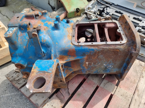 Fordtw20, Tw, 700 Series, Transmission Gearbox Housing D8nn7006ca, D8nn7005ca - Boîte de vitesse: photos 1 Fordtw20, Tw, 700 Series, Transmission Gearbox Housing D8nn7006ca, D8nn7005ca - Boîte de vitesse: photos 1