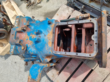 Fordtw20, Tw, 700 Series, Transmission Gearbox Housing D8nn7006ca, D8nn7005ca - Boîte de vitesse: photos 2 Fordtw20, Tw, 700 Series, Transmission Gearbox Housing D8nn7006ca, D8nn7005ca - Boîte de vitesse: photos 2