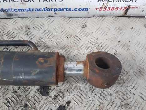 Jcb 2cx Showel Hydraulic Ram Cylinder 556/60084 - Vérin hydraulique pour Tractopelle: photos 2 Jcb 2cx Showel Hydraulic Ram Cylinder 556/60084 - Vérin hydraulique pour Tractopelle: photos 2