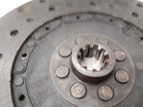 John Deere 1830, 2030, 3030, 3130 Clutch Disc Al30452, Al23097, Al120015 - Disque d'embrayage pour Tracteur agricole: photos 3 John Deere 1830, 2030, 3030, 3130 Clutch Disc Al30452, Al23097, Al120015 - Disque d'embrayage pour Tracteur agricole: photos 3
