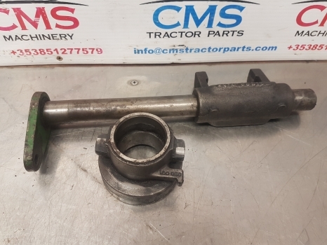 John Deere 2030 Clutch Throw-out-bearing And Fork T21999, At19837, R51469 - Embrayage et pièces pour Tracteur agricole: photos 1 John Deere 2030 Clutch Throw-out-bearing And Fork T21999, At19837, R51469 - Embrayage et pièces pour Tracteur agricole: photos 1