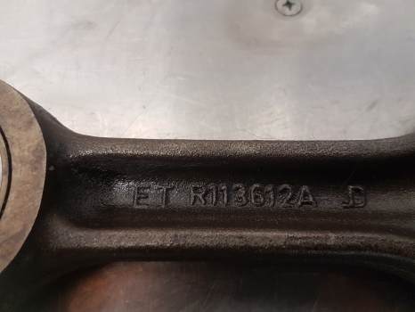 John Deere 2140, 2040, 2650, 2850 Engine Con Rod Re42733, R80032, R113612 - Bielle pour Tracteur agricole: photos 3 John Deere 2140, 2040, 2650, 2850 Engine Con Rod Re42733, R80032, R113612 - Bielle pour Tracteur agricole: photos 3
