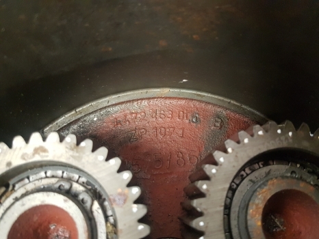 John Deere 2650 Front Axle Hub Hat Assy L60111, L60110, 4472463005, 4472363006 - Moyeu pour Tracteur agricole: photos 2 John Deere 2650 Front Axle Hub Hat Assy L60111, L60110, 4472463005, 4472363006 - Moyeu pour Tracteur agricole: photos 2