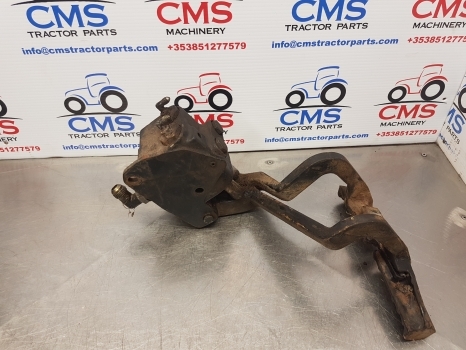 John Deere 2955, 2350, 2550, 2750, 2755 Brake Pump Actuator R67457 - Pièces de frein pour Tracteur agricole: photos 1 John Deere 2955, 2350, 2550, 2750, 2755 Brake Pump Actuator R67457 - Pièces de frein pour Tracteur agricole: photos 1