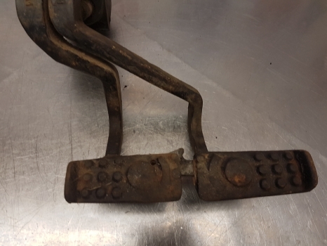 John Deere 2955, 2350, 2550, 2750, 2755 Brake Pump Actuator R67457 - Pièces de frein pour Tracteur agricole: photos 4 John Deere 2955, 2350, 2550, 2750, 2755 Brake Pump Actuator R67457 - Pièces de frein pour Tracteur agricole: photos 4