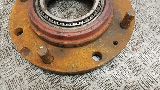 John Deere 3200 ,3400 Hub Bolt Plate Z72470 - Moyeu pour Tracteur agricole: photos 3 John Deere 3200 ,3400 Hub Bolt Plate Z72470 - Moyeu pour Tracteur agricole: photos 3
