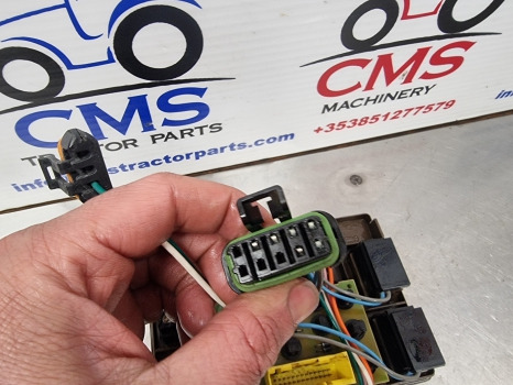 John Deere 6010, 6020, 7020 Series Light Control Panel Al114038, L113569 - Lumière/ Éclairage: photos 5 John Deere 6010, 6020, 7020 Series Light Control Panel Al114038, L113569 - Lumière/ Éclairage: photos 5