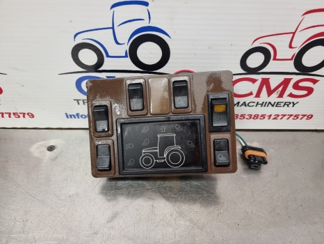 John Deere 6010, 6020, 7020 Series Light Control Panel Al114038, L113569 - Lumière/ Éclairage: photos 1 John Deere 6010, 6020, 7020 Series Light Control Panel Al114038, L113569 - Lumière/ Éclairage: photos 1