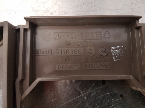John Deere 6115m, 7330, 7520, 6195m Instrument Panel Bracket R110366, L175476 - Panel de instrumentos pour Tracteur agricole: photos 3 John Deere 6115m, 7330, 7520, 6195m Instrument Panel Bracket R110366, L175476 - Panel de instrumentos pour Tracteur agricole: photos 3