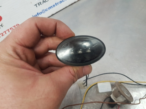 John Deere 6145r, 6r Series, Cab Interior Lights Al154760, Al205771 - Lumière/ Éclairage: photos 4 John Deere 6145r, 6r Series, Cab Interior Lights Al154760, Al205771 - Lumière/ Éclairage: photos 4