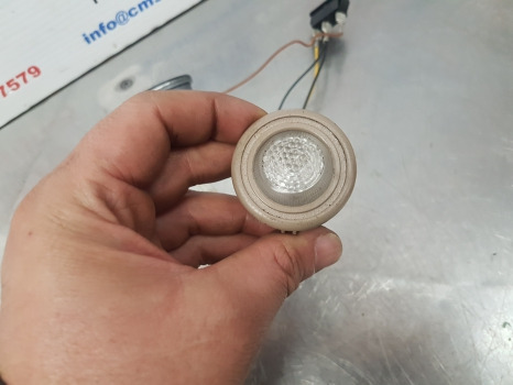 John Deere 6145r, 6r Series, Cab Interior Lights Al154760, Al205771 - Lumière/ Éclairage: photos 3 John Deere 6145r, 6r Series, Cab Interior Lights Al154760, Al205771 - Lumière/ Éclairage: photos 3