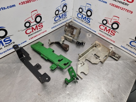 John Deere 6145r, 6r Series, Hydraulic Assorted Brackets Al218604 - Hydraulique: photos 3 John Deere 6145r, 6r Series, Hydraulic Assorted Brackets Al218604 - Hydraulique: photos 3