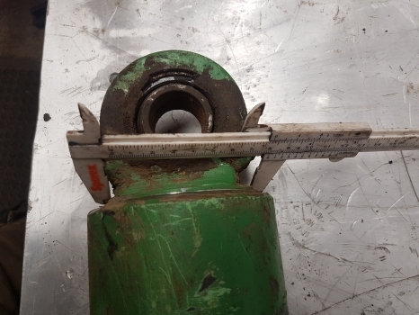 John Deere 6300, 6400, 6115m Hydraulic Assistor Ram Cylinder Al76637, Al110595 - Vérin hydraulique pour Tracteur agricole: photos 5 John Deere 6300, 6400, 6115m Hydraulic Assistor Ram Cylinder Al76637, Al110595 - Vérin hydraulique pour Tracteur agricole: photos 5
