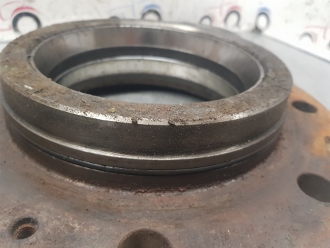 John Deere 6610 Deutz Zf Front Hub Bolt Plate L101713, 4475407037, 4475307037 - Moyeu pour Tracteur agricole: photos 5 John Deere 6610 Deutz Zf Front Hub Bolt Plate L101713, 4475407037, 4475307037 - Moyeu pour Tracteur agricole: photos 5
