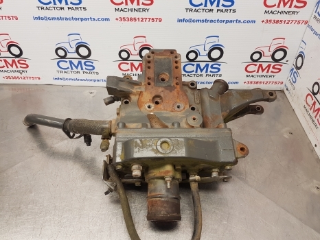 John Deere, Claas Arion 640 Water Collector, Thermostat Housing R533672, R535135 - Thermostat pour Tracteur agricole: photos 1 John Deere, Claas Arion 640 Water Collector, Thermostat Housing R533672, R535135 - Thermostat pour Tracteur agricole: photos 1