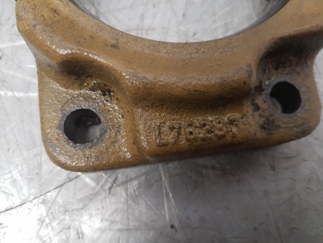 John Deere Se6200, 6100, 6200, 6300, 6400 Pto Bearing Housing L76287 - Transmission: photos 3 John Deere Se6200, 6100, 6200, 6300, 6400 Pto Bearing Housing L76287 - Transmission: photos 3