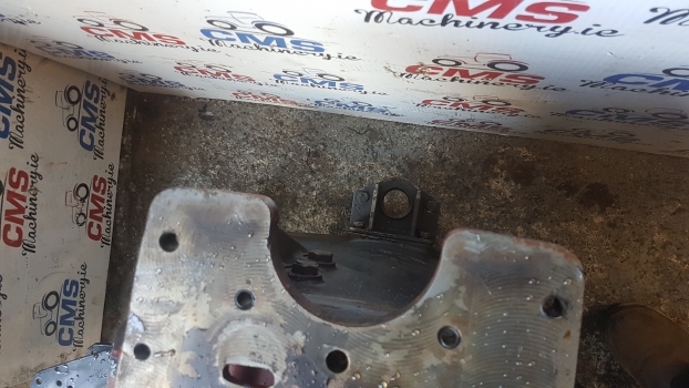 Landini Mythos Series 115 Transmision Gearbox Housing 3656400m2 - Boîte de vitesse et pièces pour Tracteur agricole: photos 5 Landini Mythos Series 115 Transmision Gearbox Housing 3656400m2 - Boîte de vitesse et pièces pour Tracteur agricole: photos 5