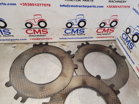 Landini X7-145, X7-185 Mccormick Xtx165, Xtx145 Rear Axle Brake Plate Kit 710365a1 - Disques de frein: photos 2 Landini X7-145, X7-185 Mccormick Xtx165, Xtx145 Rear Axle Brake Plate Kit 710365a1 - Disques de frein: photos 2