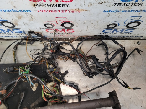 Cabine et intérieur Massey Ferguson 290 Dash Steering Panel, Wheel, Wiring Loom 1674232m1: photos 9