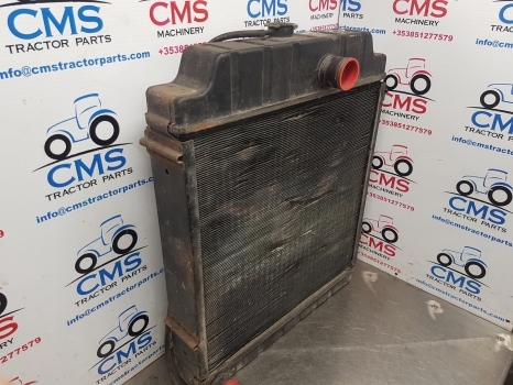 Massey Ferguson 365, 375, 385, 390, 398 Radiator 1695721m2 - Radiateur pour Tracteur agricole: photos 2 Massey Ferguson 365, 375, 385, 390, 398 Radiator 1695721m2 - Radiateur pour Tracteur agricole: photos 2