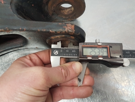 Massey Ferguson 4255, 4220 4000, 4100 Series Cross Shaft Lift Arm Lhs 3817639m91 - Hydraulique pour Tracteur agricole: photos 5 Massey Ferguson 4255, 4220 4000, 4100 Series Cross Shaft Lift Arm Lhs 3817639m91 - Hydraulique pour Tracteur agricole: photos 5