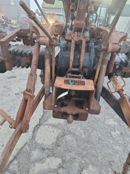 Massey Ferguson 4255 Pick Up Hitch For Parts - Frame/ Châssis pour Machine agricole: photos 5 Massey Ferguson 4255 Pick Up Hitch For Parts - Frame/ Châssis pour Machine agricole: photos 5