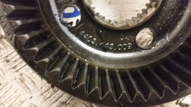 Massey Ferguson 50 Hx Front Axle Ring Gear Assembly 4463443009, 49 Teeth - Essieu avant pour Tractopelle: photos 2 Massey Ferguson 50 Hx Front Axle Ring Gear Assembly 4463443009, 49 Teeth - Essieu avant pour Tractopelle: photos 2