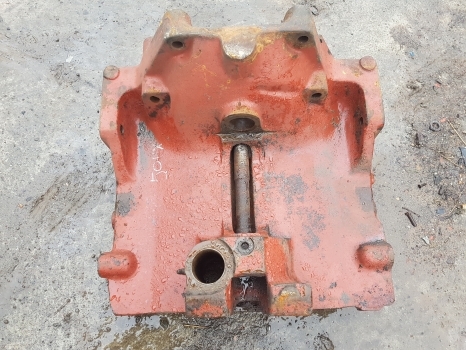 Massey Ferguson 50b, 100, 200, 300, 500 Series Front Axle Casting 1684290m1 - Moyeu pour Tractopelle: photos 2 Massey Ferguson 50b, 100, 200, 300, 500 Series Front Axle Casting 1684290m1 - Moyeu pour Tractopelle: photos 2