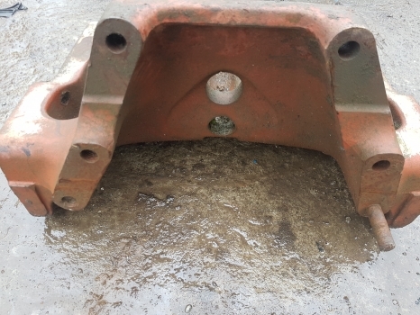 Massey Ferguson 50h, 50hx, Front Axle Casting 3510463m1 - Essieu avant pour Tractopelle: photos 4 Massey Ferguson 50h, 50hx, Front Axle Casting 3510463m1 - Essieu avant pour Tractopelle: photos 4